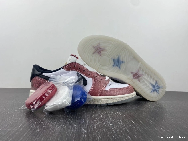 Reps LUCY OG 'RED BLACK' AIR ROOM FN0432-017 TROPHY JORDAN LOW 1 X 0716